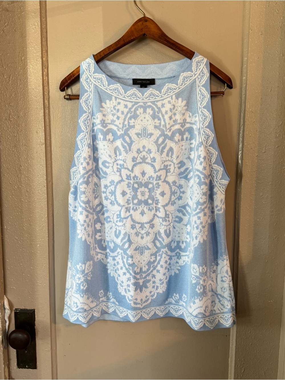 Elegant Knit Women’s XXL Powder Blue & White Sleeveless Blouse Boho